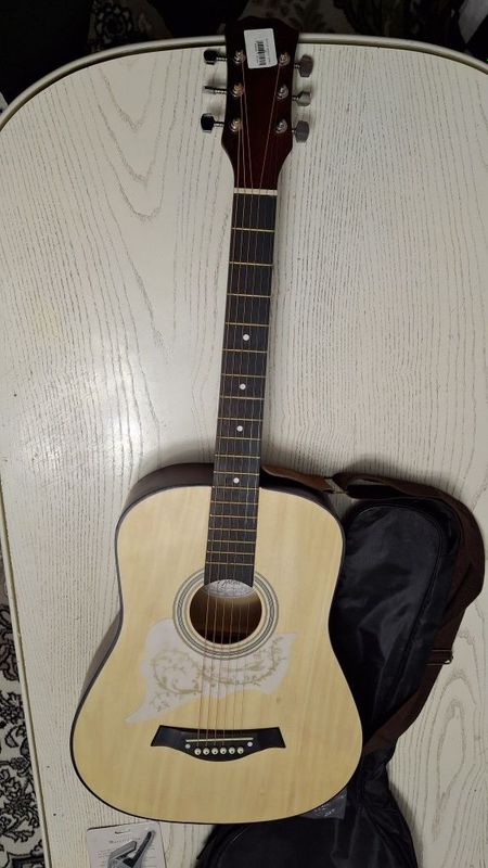 Gitara musiqiy asbob Gitara musiqiy asbob