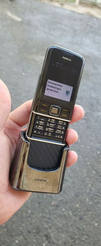 Nokia 8800 black sapphire sotladi Nokia 8800 black sapphire sotladi