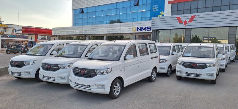 Wuling Hongguang V минивен