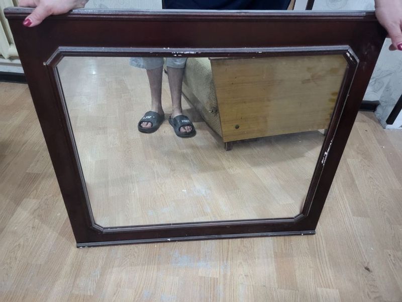 Зеркало продается срочно Зеркало продается срочно