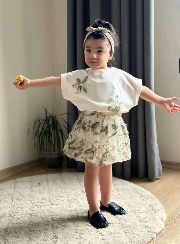Qiz bolalar uchun kōfta yubka Qiz bolalar uchun kōfta yubka
