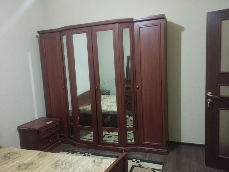 Срочно продам комплект спальний гарнитур Срочно продам комплект спальний гарнитур