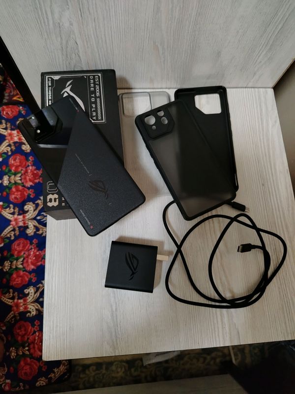 Gaming Asus ROG phone 8 igravoy 12/256gb Gaming Asus ROG phone 8 igravoy 12/256gb