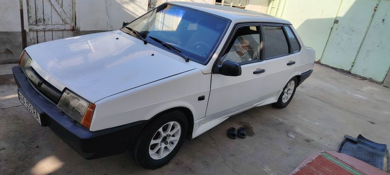 Lada 21099 faqat naxtga Lada 21099 faqat naxtga