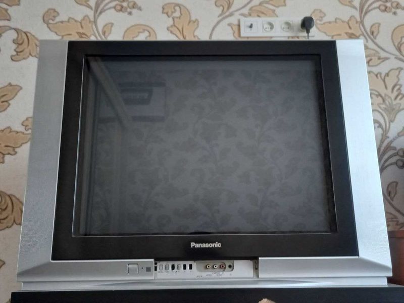 Телевизор Panasonic. Телевизор Panasonic.