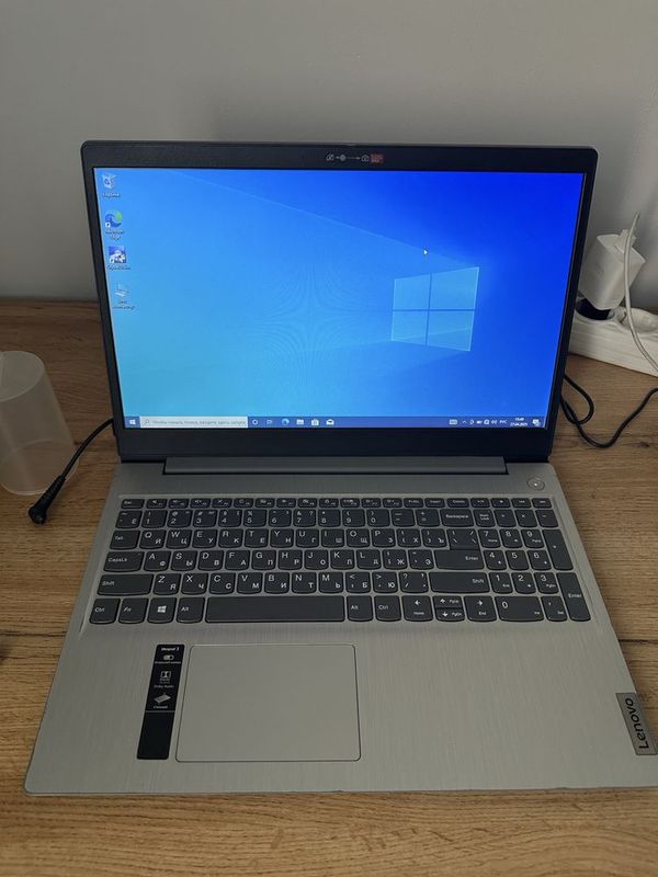Lenovo i5-1035G1 4 gb 256 gb ssd 15.6 HD Lenovo i5-1035G1 4 gb 256 gb ssd 15.6 HD