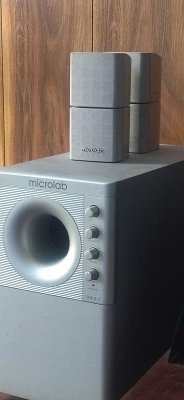 Продаётся Акустическая система, subwoofer 40 wat Microlab