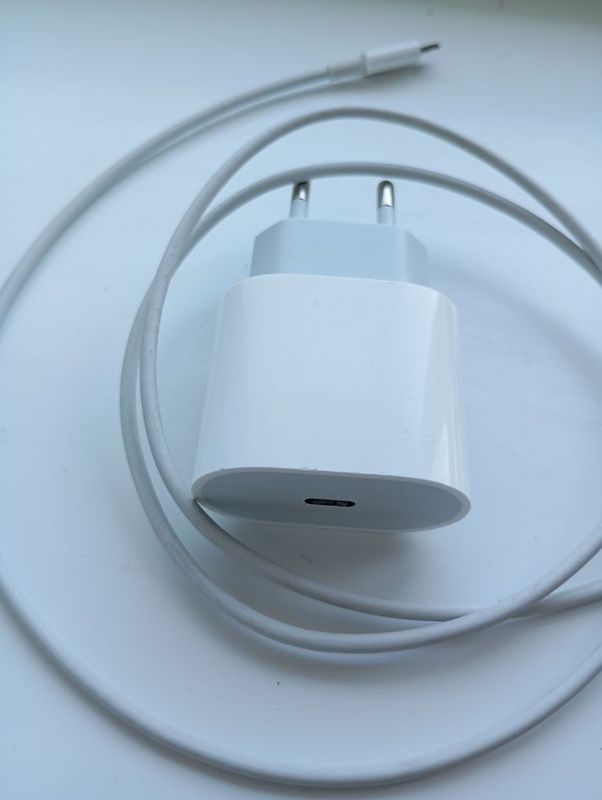 iPhone оригинал зарядка