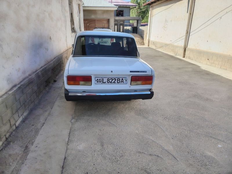Vaz 2107 sotiladi Vaz 2107 sotiladi