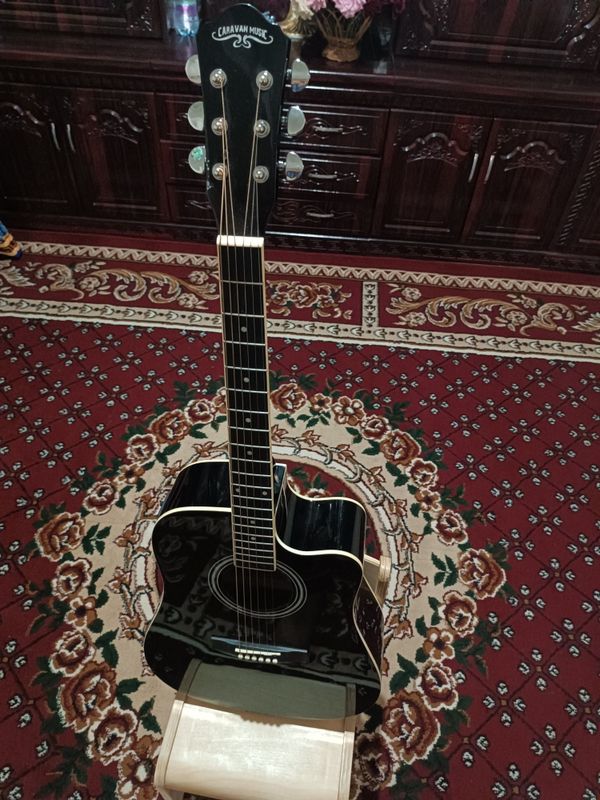 Caravan music akkustic gitara Caravan music akkustic gitara