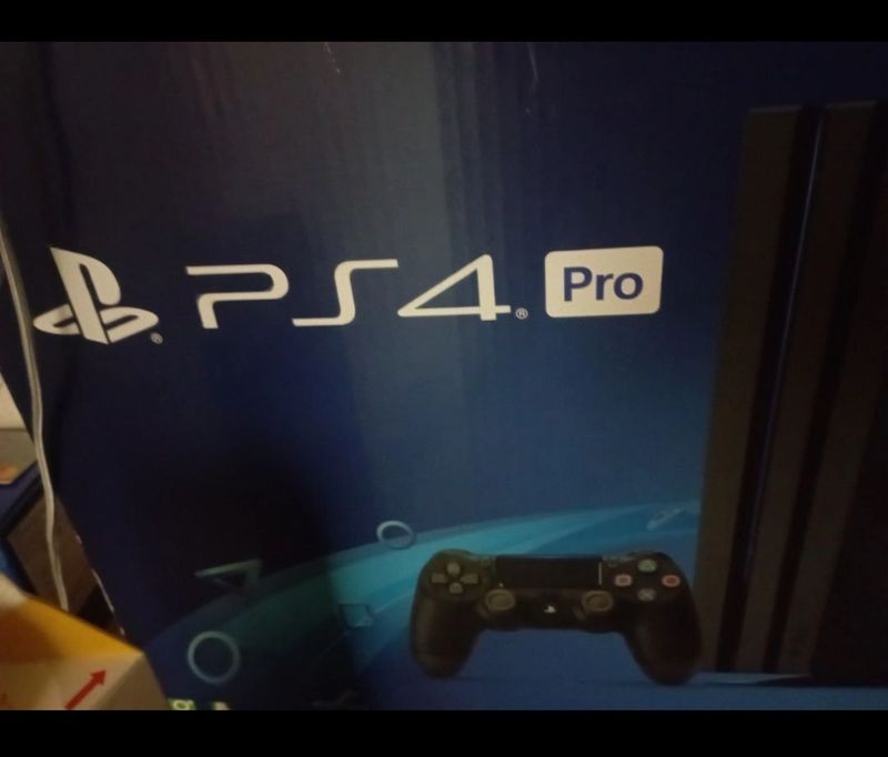 Playstation 4 pro 1 TB Playstation 4 pro 1 TB