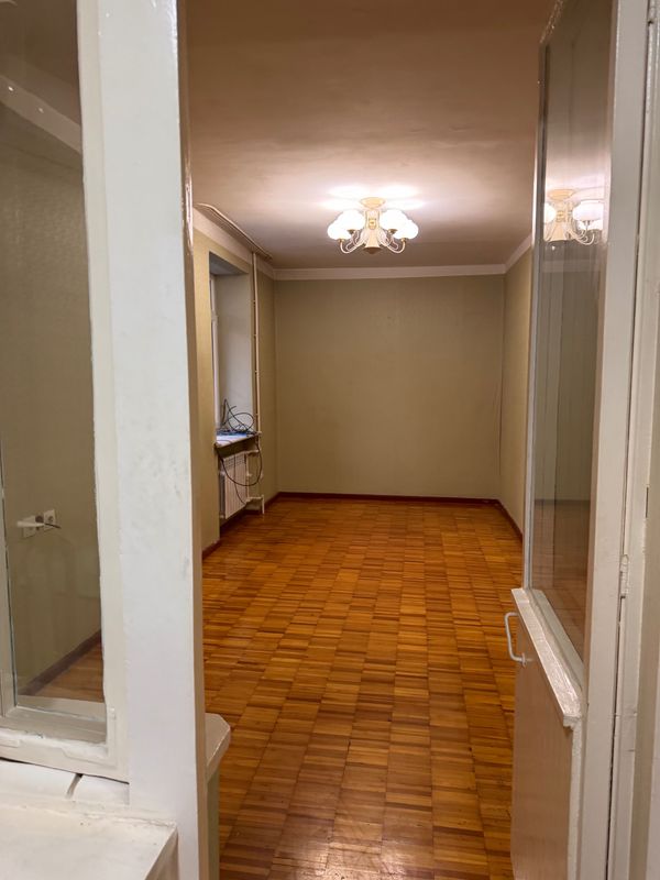 Метро Ойбек, 2/2/4 Метро Ойбек, 2/2/4