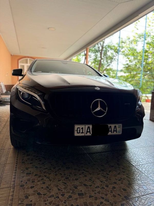 Mercedes-Benz GLA250 Mercedes-Benz GLA250