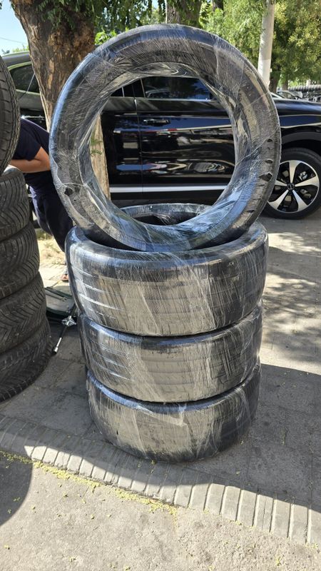 245/40/R20 razmerli continental balon elektramobiledan yechilgan