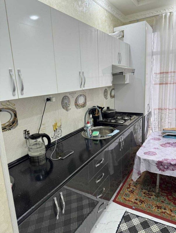 Яшнабод кадишева бозори ёнида аренда квартира