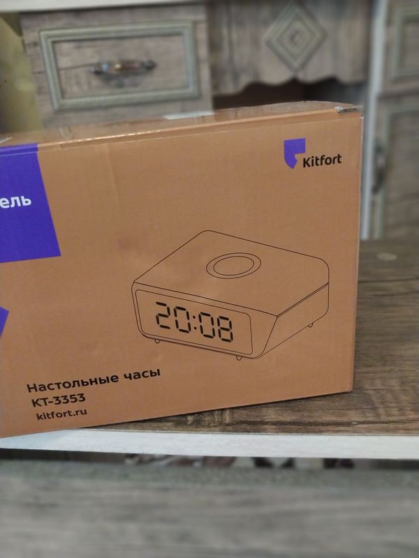 stolni  soat va bez pravodnoy zaryatka