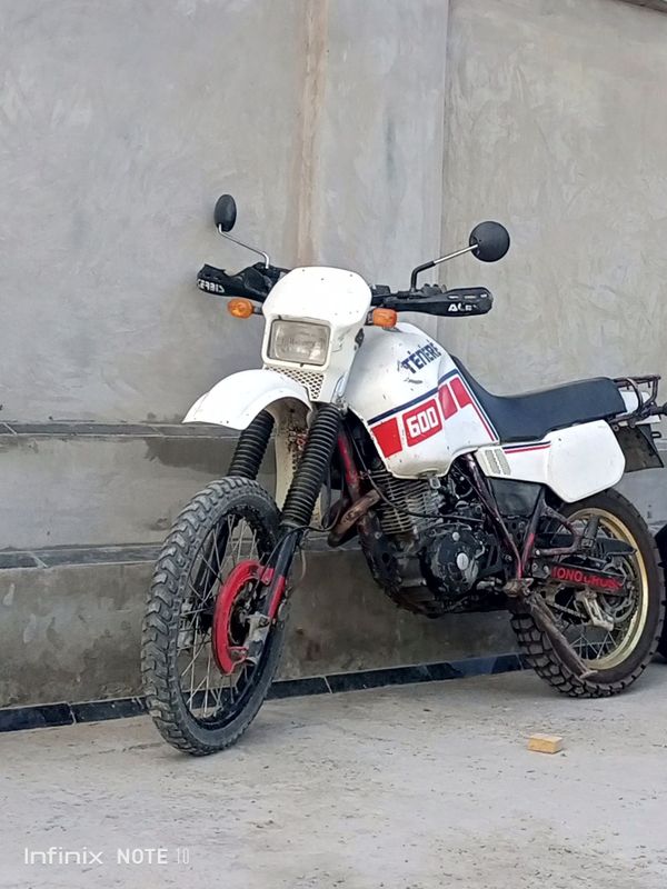 Яамаха тенера600