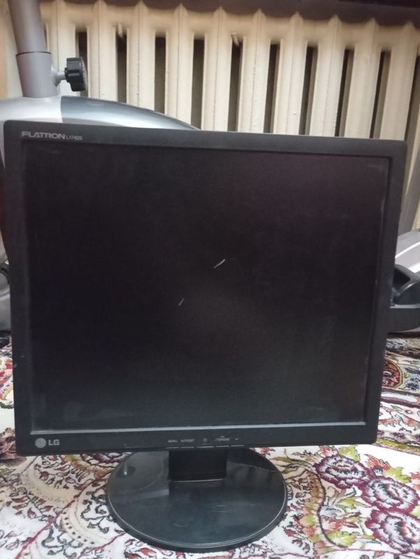 Монитор LG flatron l1742s-BF Монитор LG flatron l1742s-BF