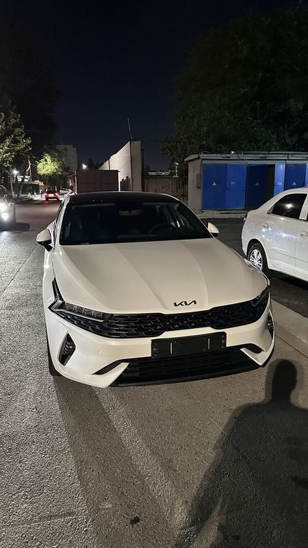 Kia K5 Komfort 2023-yil Kia K5 Komfort 2023-yil