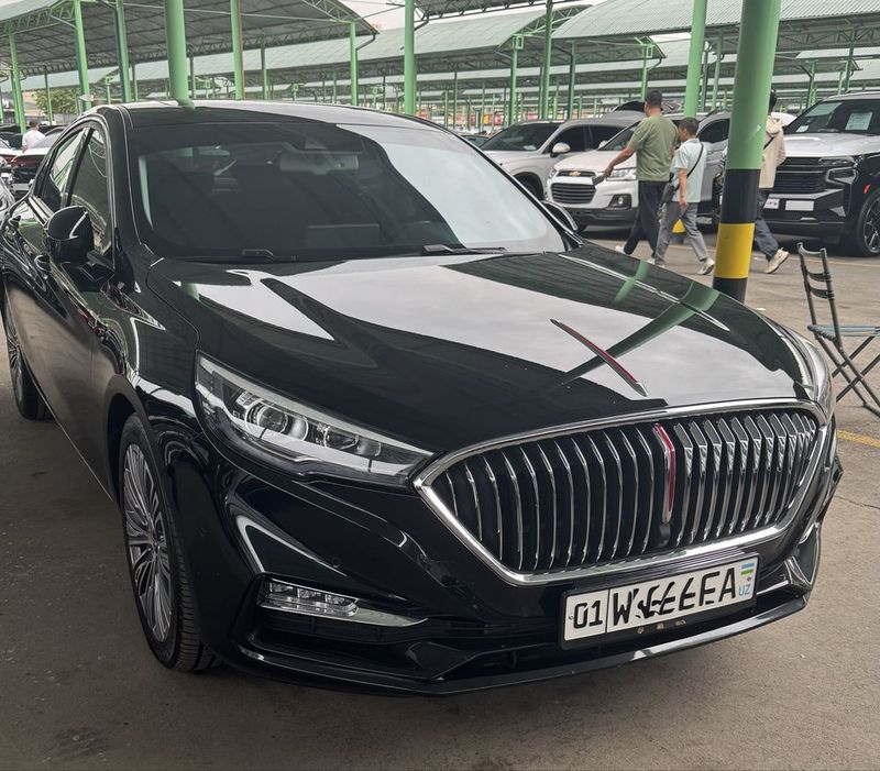 Hongqi H5 FLAGSHIP. 2023 yil. Hongqi H5 FLAGSHIP. 2023 yil.