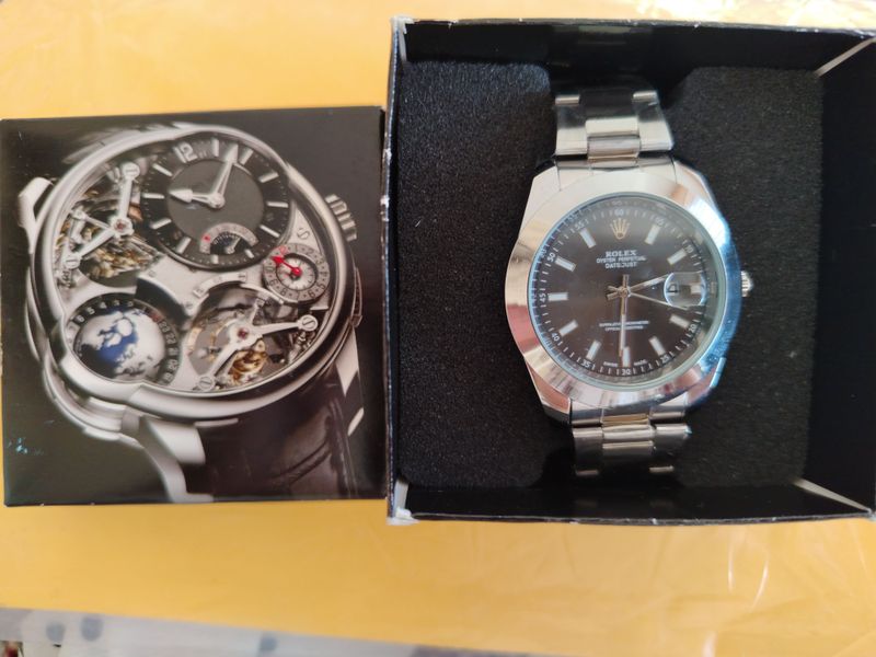 ROLEX. soat erkaklarni. Umuman ishlatilmagan.