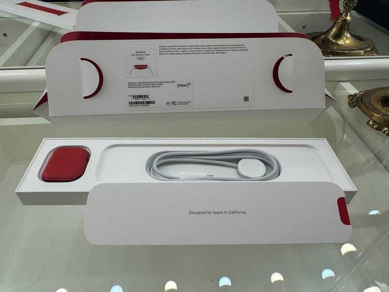 Apple Watch series 8 (PRODUCT)RED