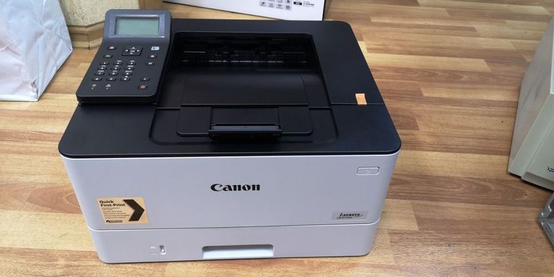 Canon 226 dw printer Canon 226 dw printer
