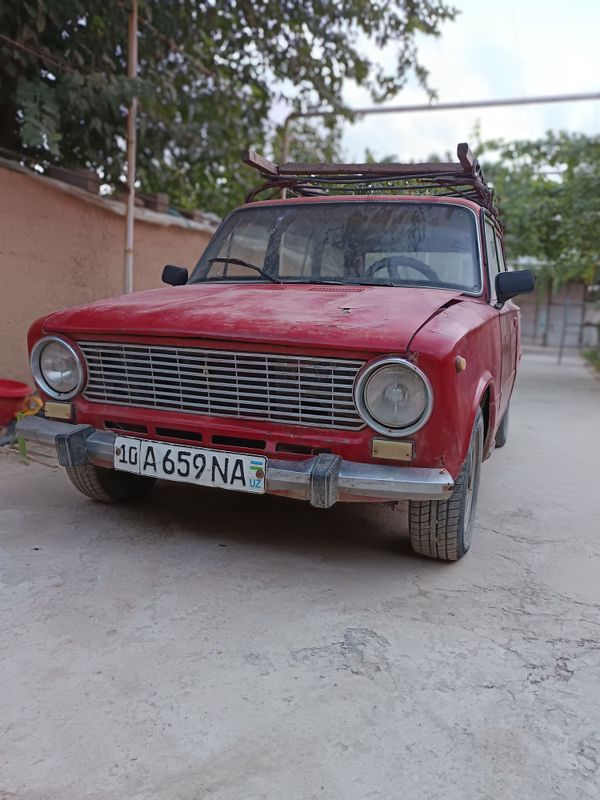 Vaz 21 02 , 1976 yil, matori yahshi!