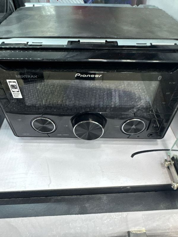 Pioneer 725BT в идиалном состоянии Pioneer 725BT в идиалном состоянии