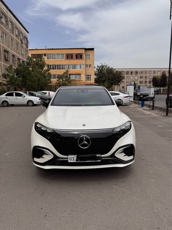 Mersedes EQS 450 SUV Mersedes EQS 450 SUV