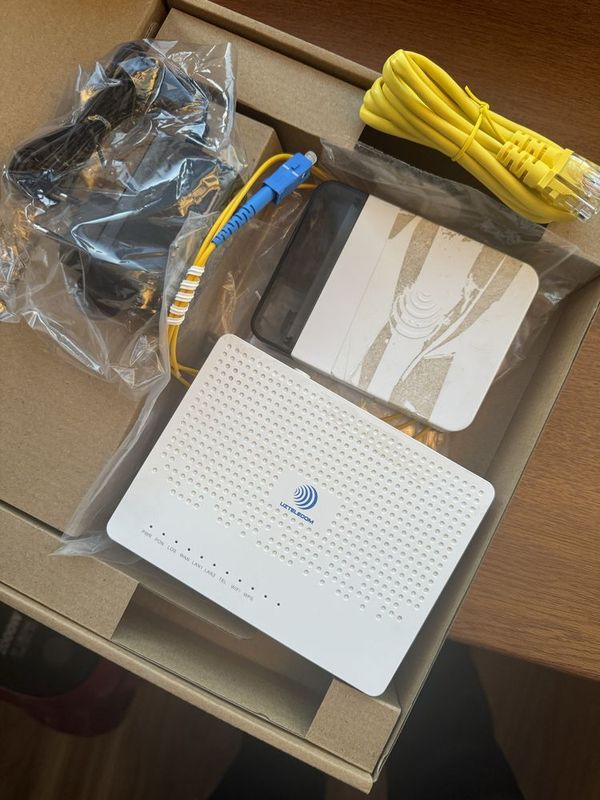 Модем роутер оптика INN BOX G74L Модем роутер оптика INN BOX G74L