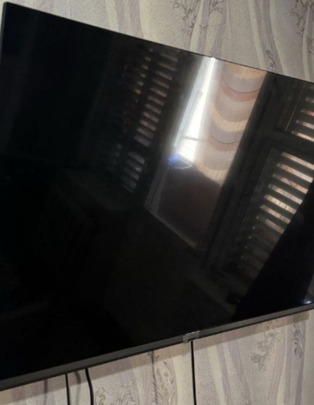 Televizor sotiladi SMART ZIFFLER 55talik ekran ketgan Televizor sotiladi SMART ZIFFLER 55talik ekran ketgan
