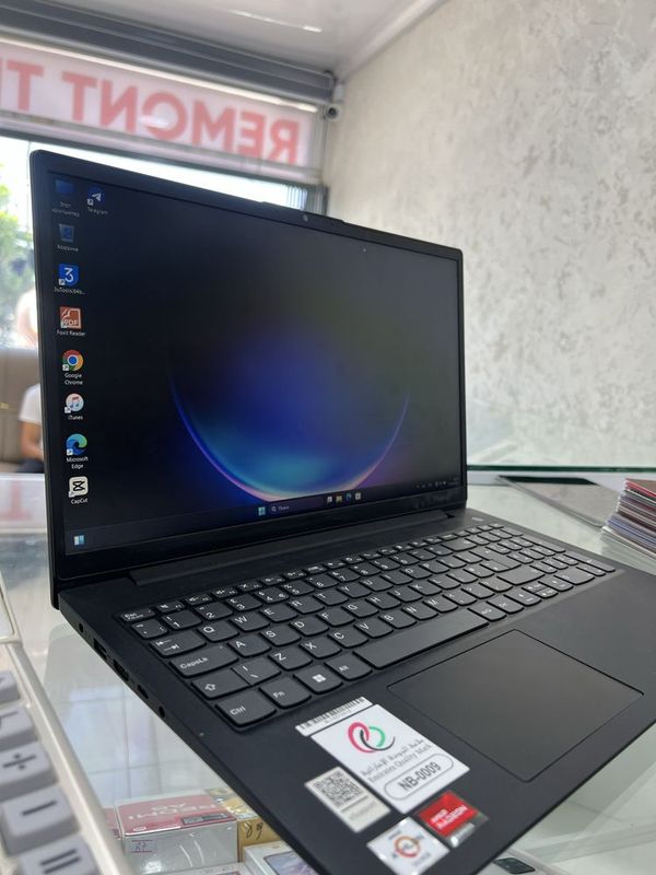 Lenovo noutbook athlon silver 7120u with Radeon graphics 2.40ghz Lenovo noutbook athlon silver 7120u with Radeon graphics 2.40ghz