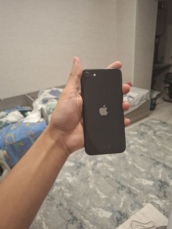 Iphone SE 2nd gen 64gb Iphone SE 2nd gen 64gb