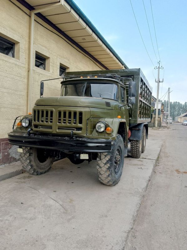 Zil 131 sotiladi