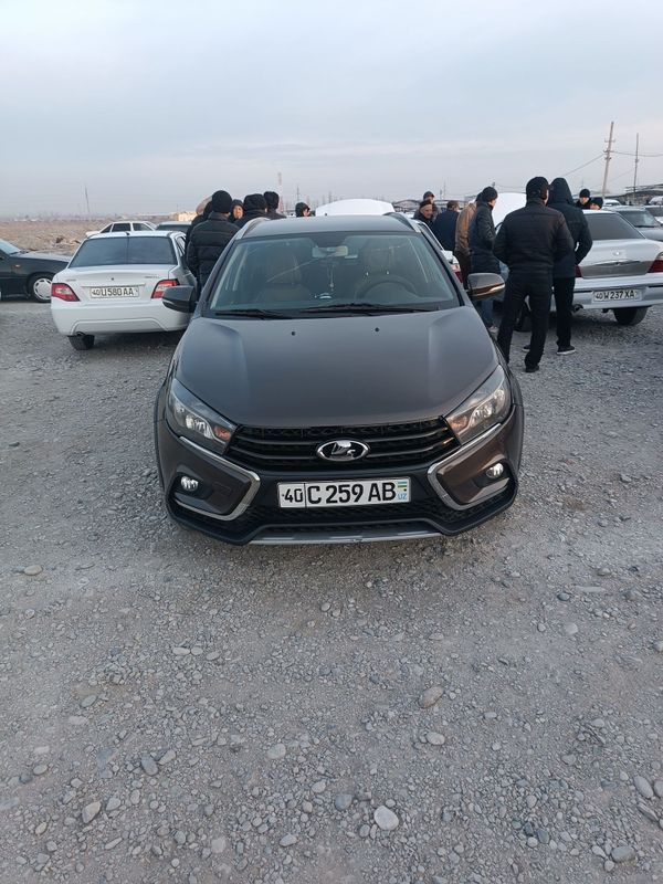 Lada vesta xolati yaxshi