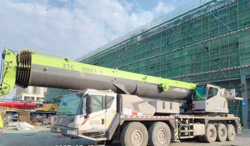 Zoomlion 110 tonnalik avtokran Zoomlion 110 tonnalik avtokran