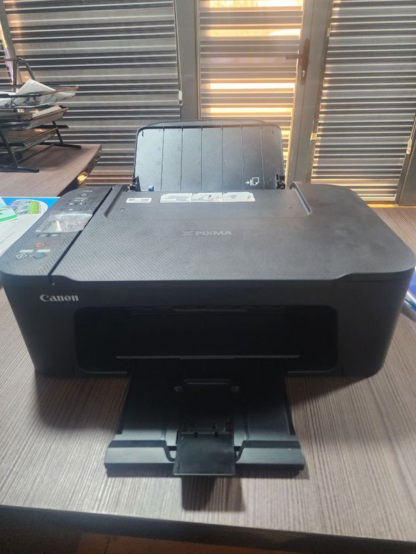 Продаётся цветной принтер Canon 3640
