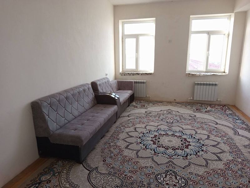 Оилага ёки студент кизларга ижарага берилади