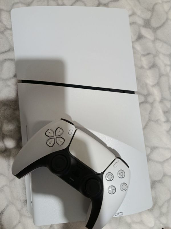 Sony PlayStation 5 slim идеальное состояние есть гарантия Sony PlayStation 5 slim идеальное состояние есть гарантия