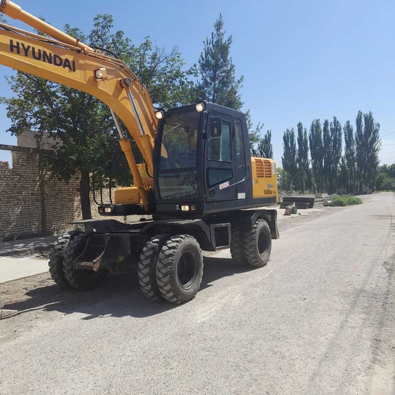 Ekskavator 1400 tez va arzon sotiladi Ekskavator 1400 tez va arzon sotiladi