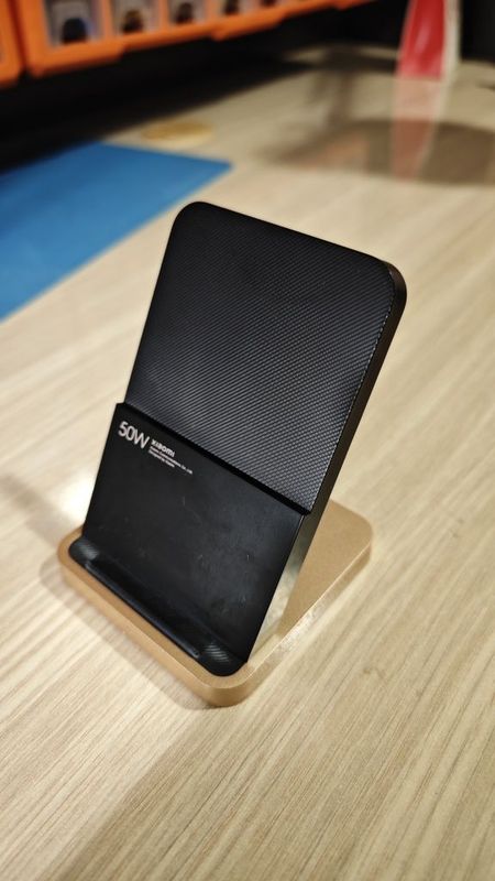Беспроводная зарядка Xiaomi. Беспроводная зарядка Xiaomi.