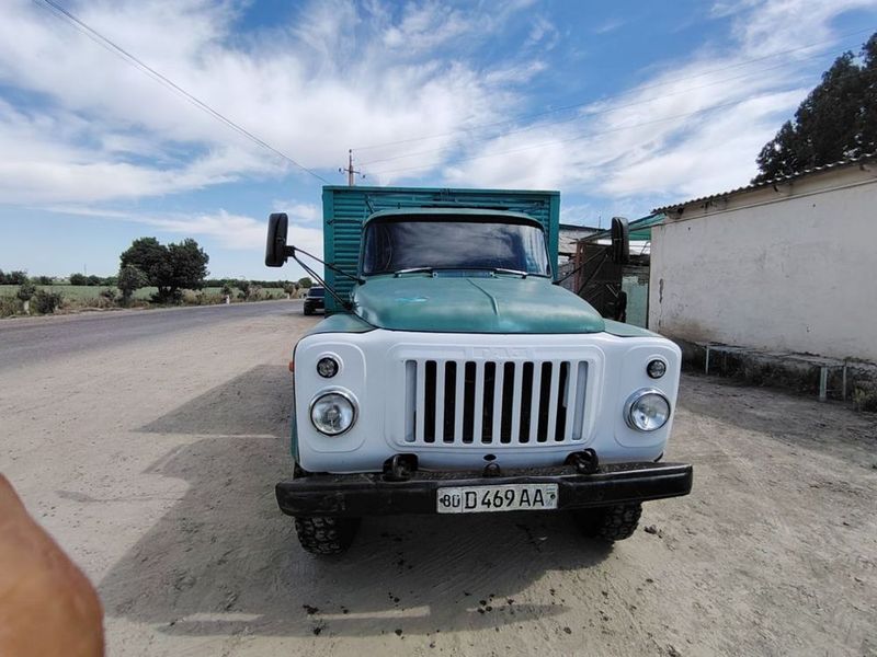 Gaz 53 sotiladi xolati zor Gaz 53 sotiladi xolati zor