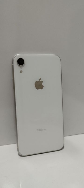 Срочно продам iPhone XR