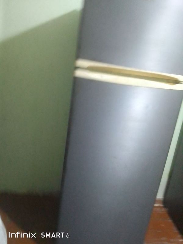 Холодильник продаётся Холодильник продаётся