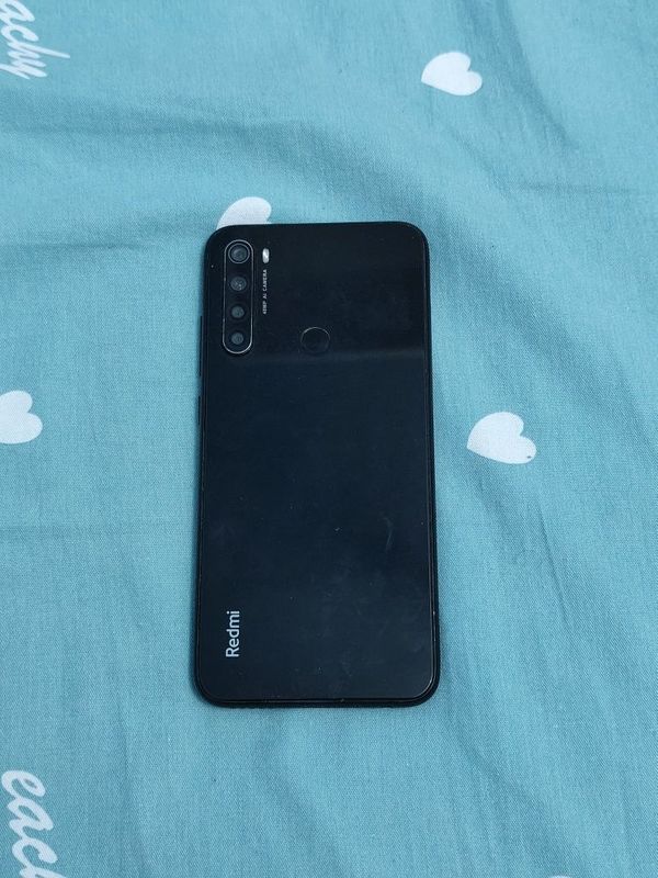 Redmi note 8 karbka dakumeti bor