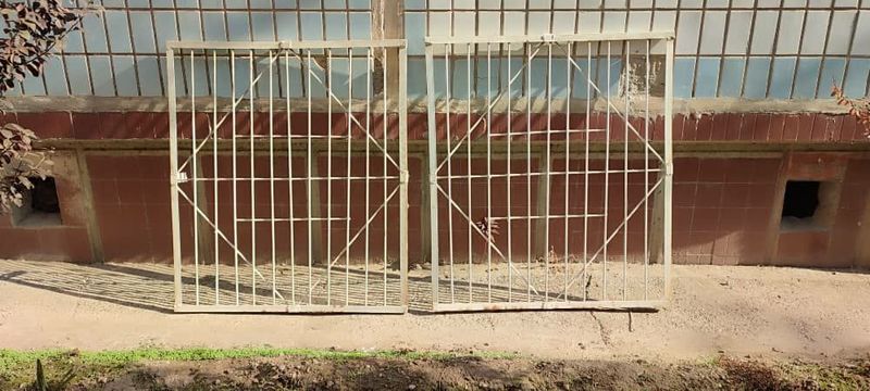 Решётки металлические на окна б/у. Решётки металлические на окна б/у.