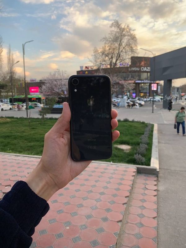 Iphone XR Sotiladi Srochna