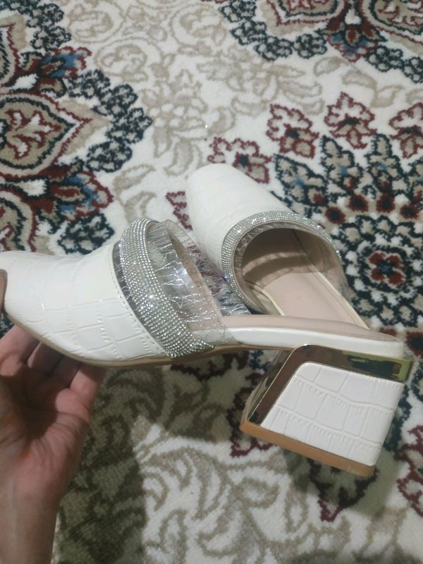 oyoq kiyim 150000 yangidek
