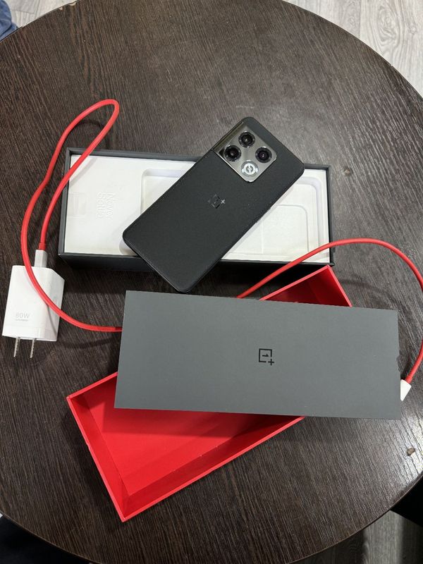 Oneplus 10 pro 8/256 Oneplus 10 pro 8/256
